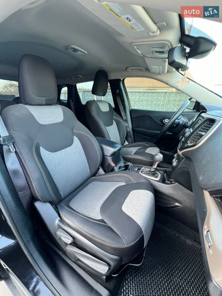 Внедорожник / Кроссовер Jeep Cherokee 2013 в Белой Церкви