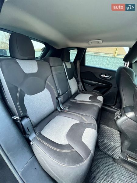 Внедорожник / Кроссовер Jeep Cherokee 2013 в Белой Церкви