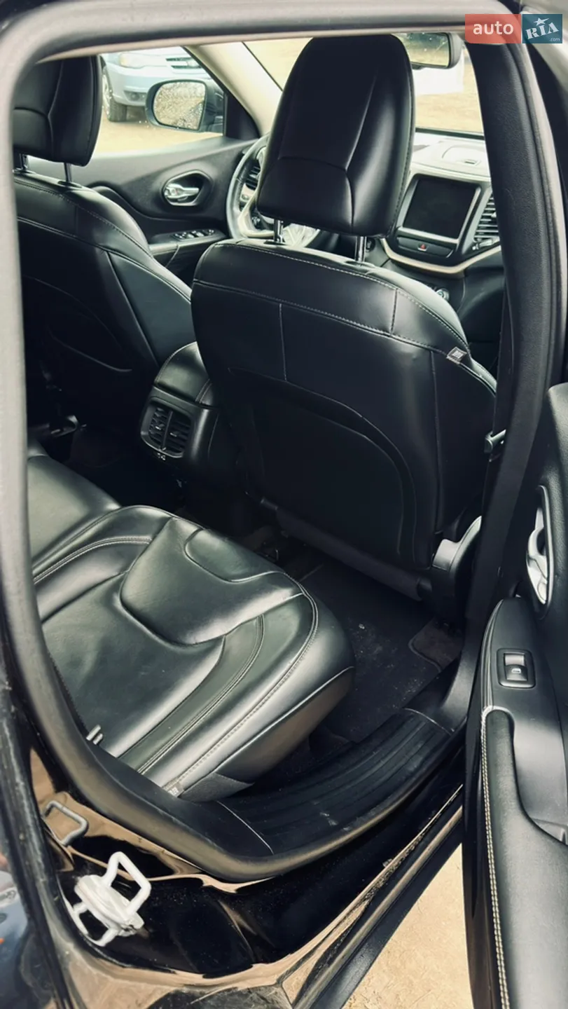 2016 Jeep Cherokee - мініатюра 12