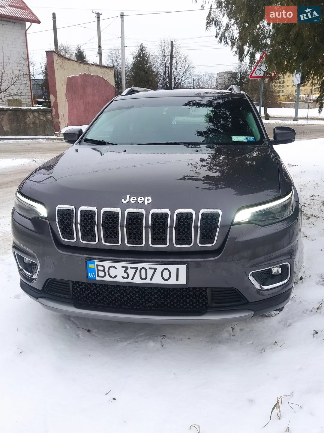 2020 Jeep Cherokee - фото 1