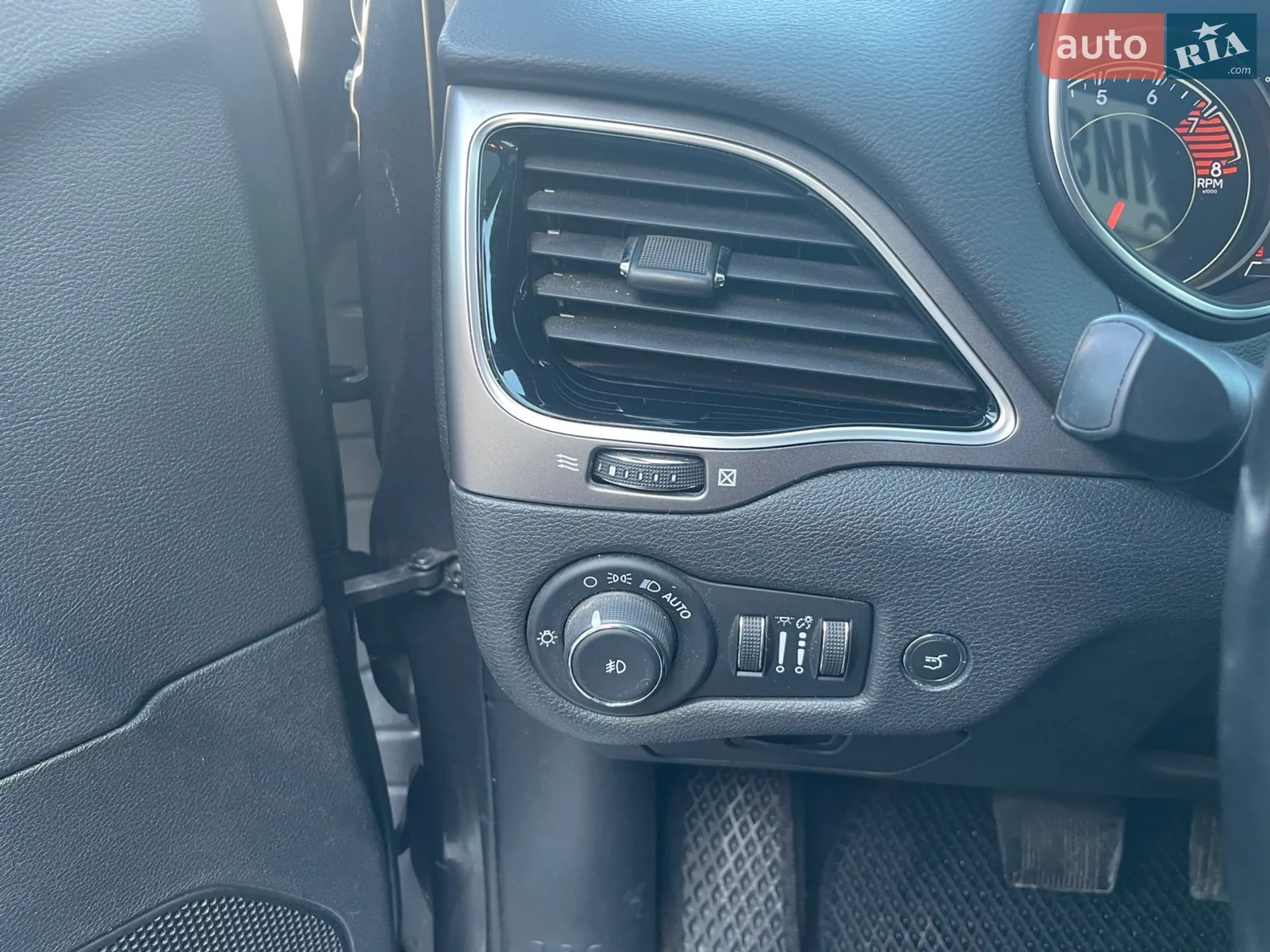 2020 Jeep Cherokee - мініатюра 6