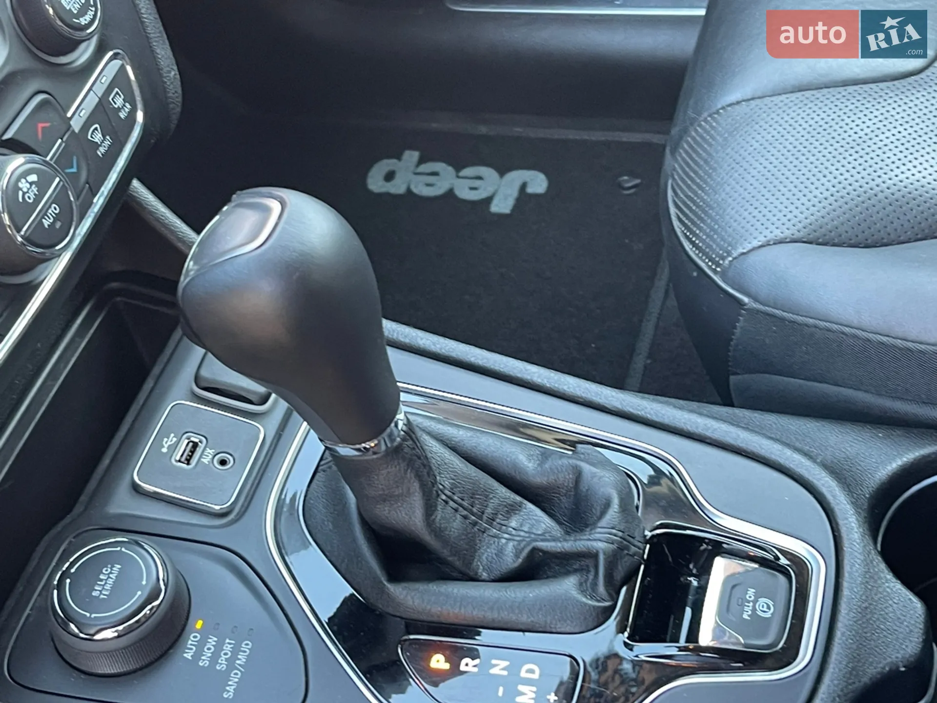 2018 Jeep Cherokee - мініатюра 29