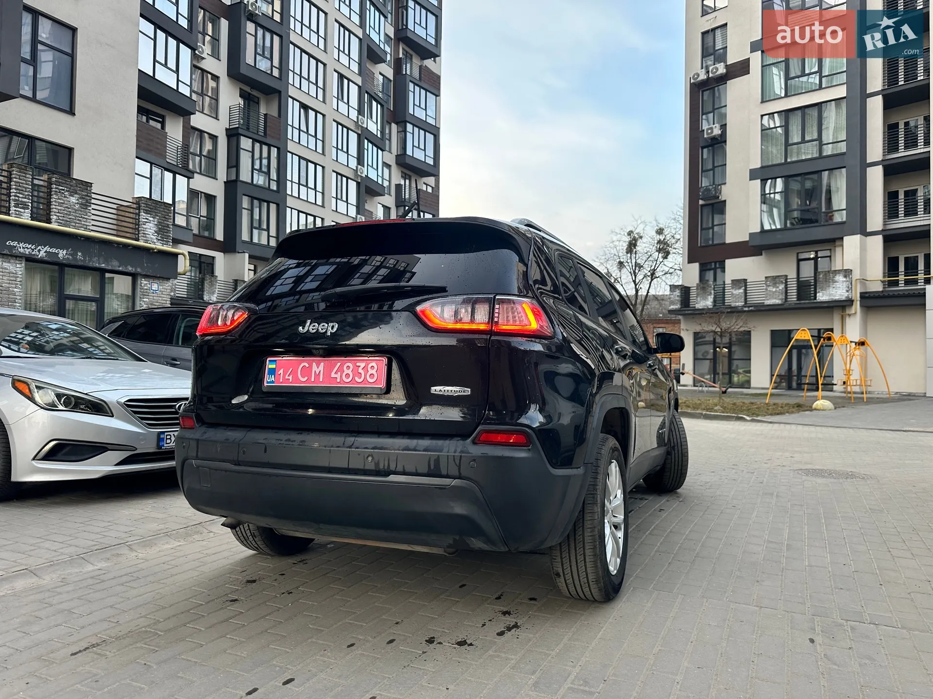 2020 Jeep Cherokee - мініатюра 2