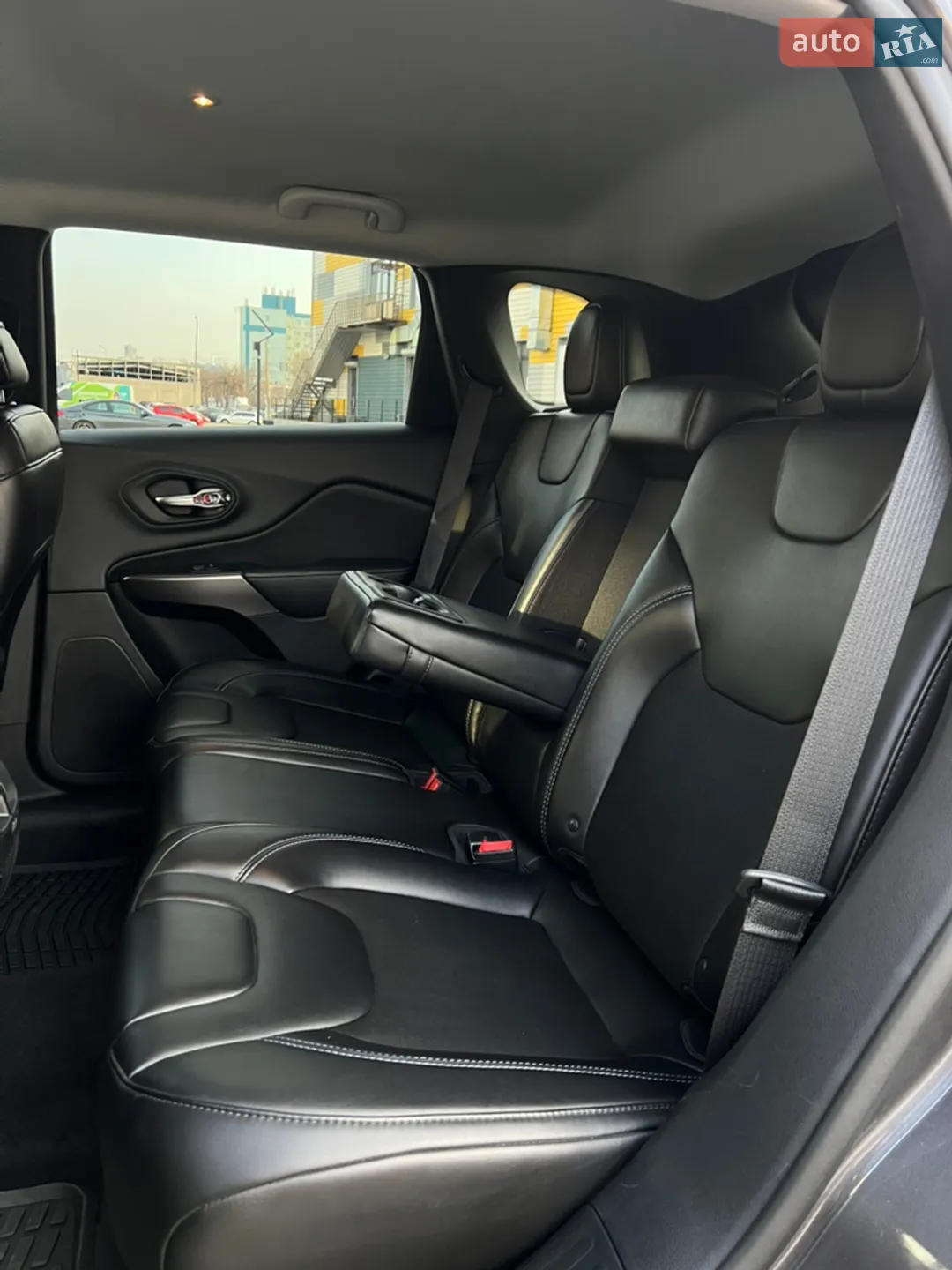 2018 Jeep Cherokee - мініатюра 38