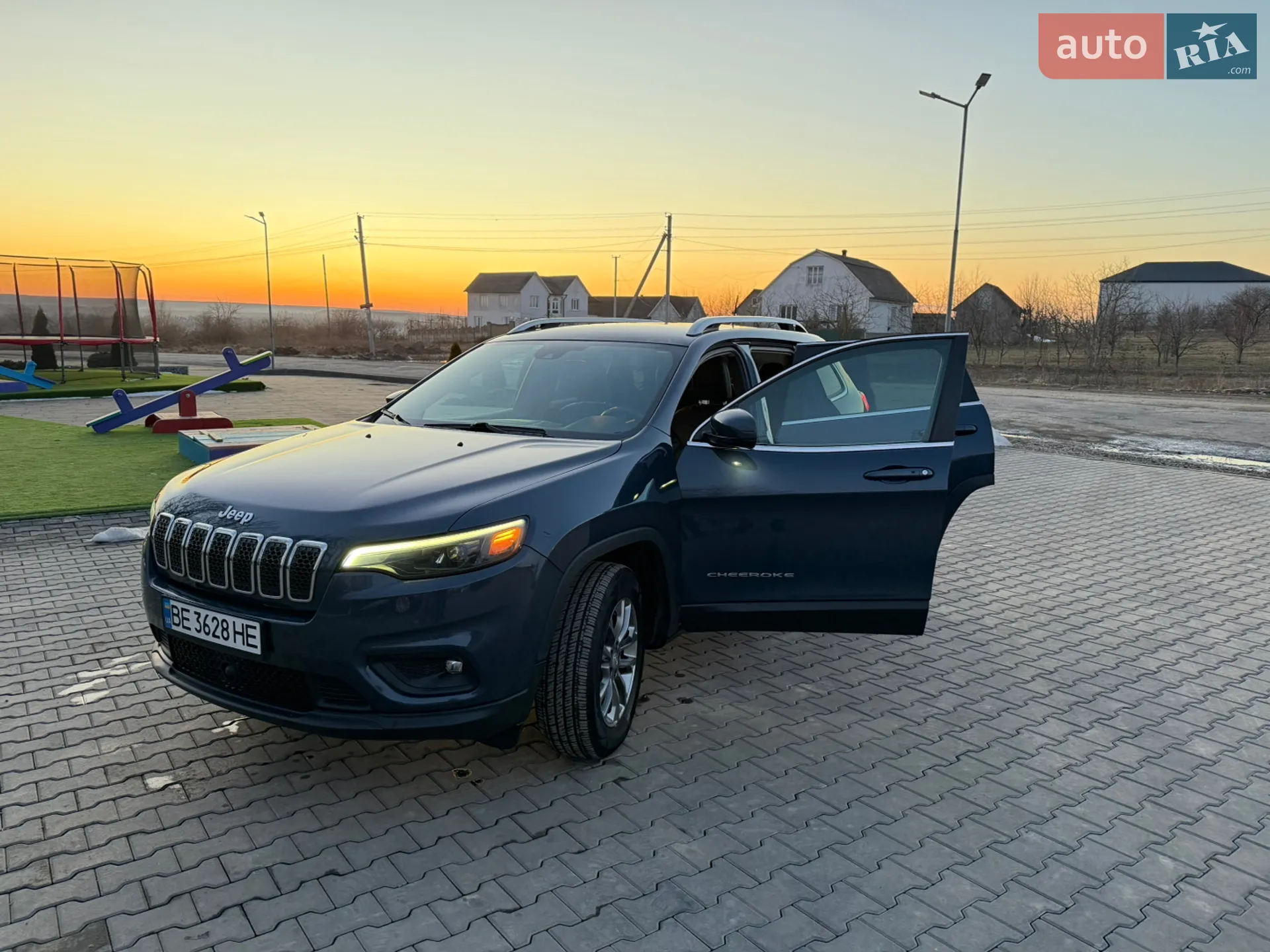 2020 Jeep Cherokee - мініатюра 6