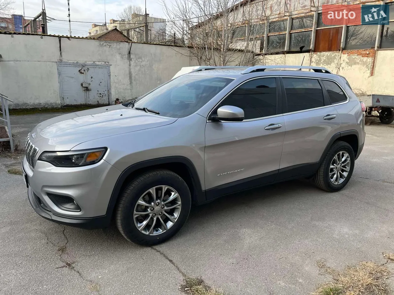 2019 Jeep Cherokee - мініатюра 27