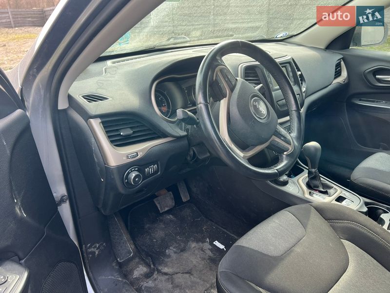 Внедорожник / Кроссовер Jeep Cherokee 2014 в Луцке