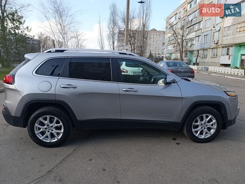 Внедорожник / Кроссовер Jeep Cherokee 2016 в Харькове