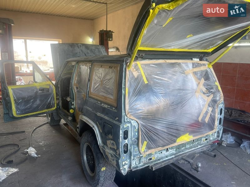 Внедорожник / Кроссовер Jeep Cherokee 1989 в Березному