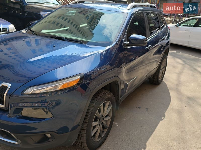 Внедорожник / Кроссовер Jeep Cherokee 2017 в Киеве