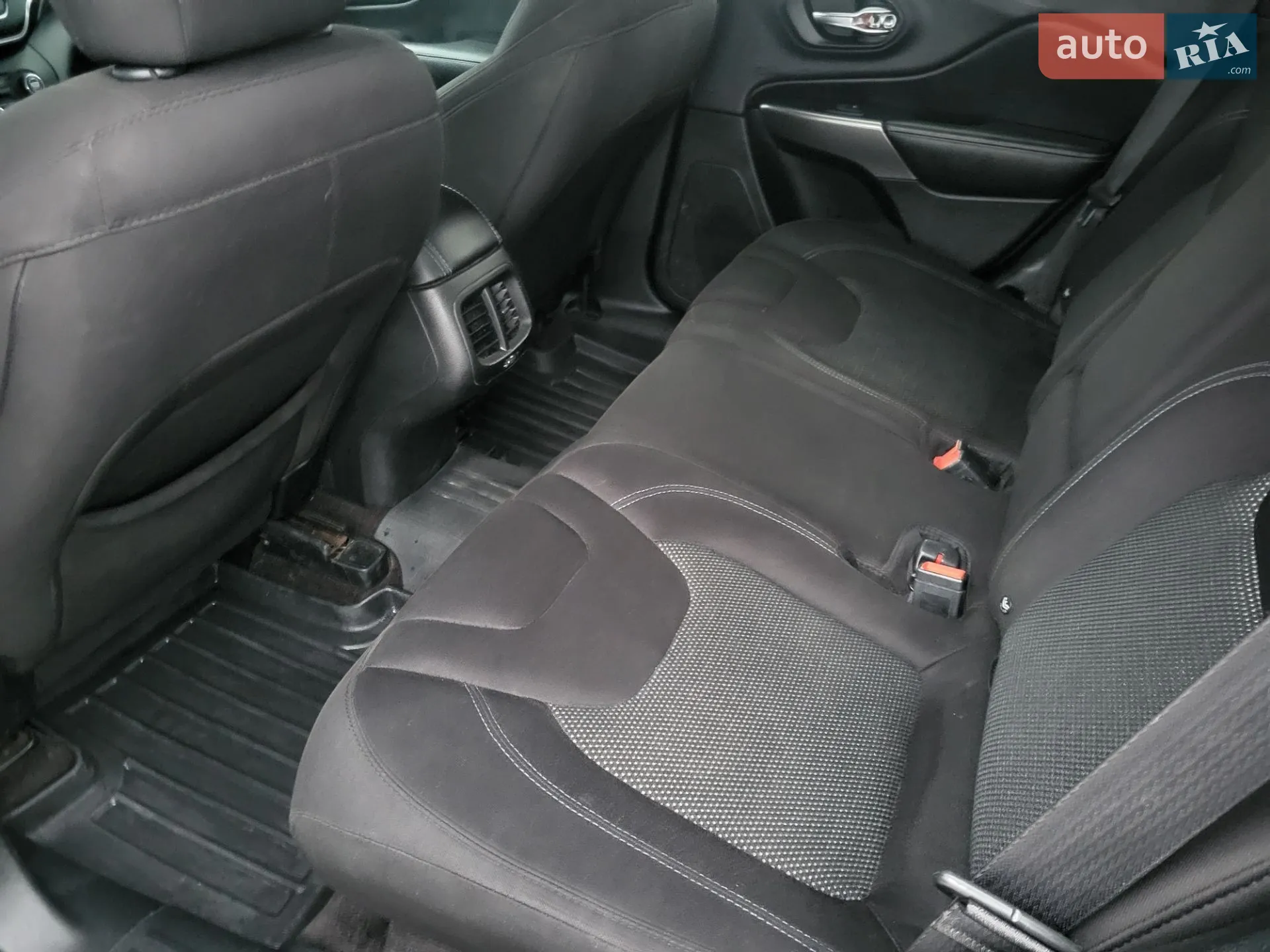 2018 Jeep Cherokee - мініатюра 22