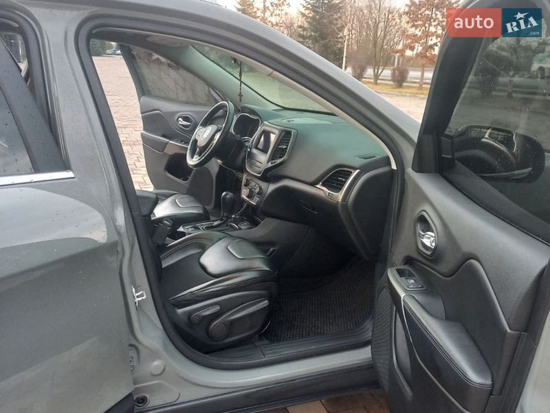 Позашляховик / Кросовер Jeep Cherokee 2019 в Івано-Франківську