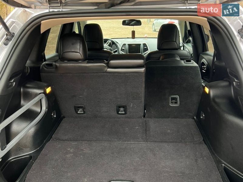 Внедорожник / Кроссовер Jeep Cherokee 2017 в Львове