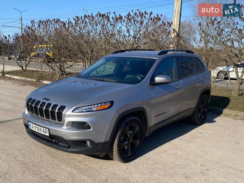 Внедорожник / Кроссовер Jeep Cherokee 2017 в Сумах