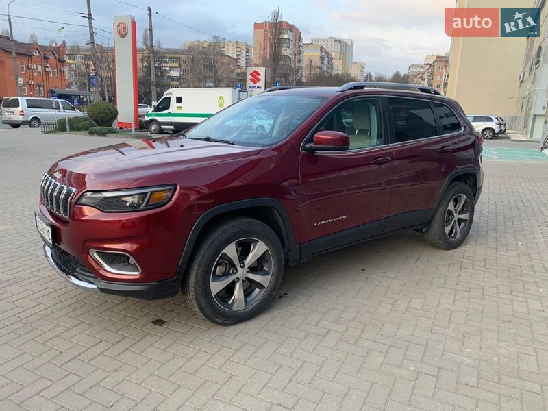 Внедорожник / Кроссовер Jeep Cherokee 2019 в Хмельницком