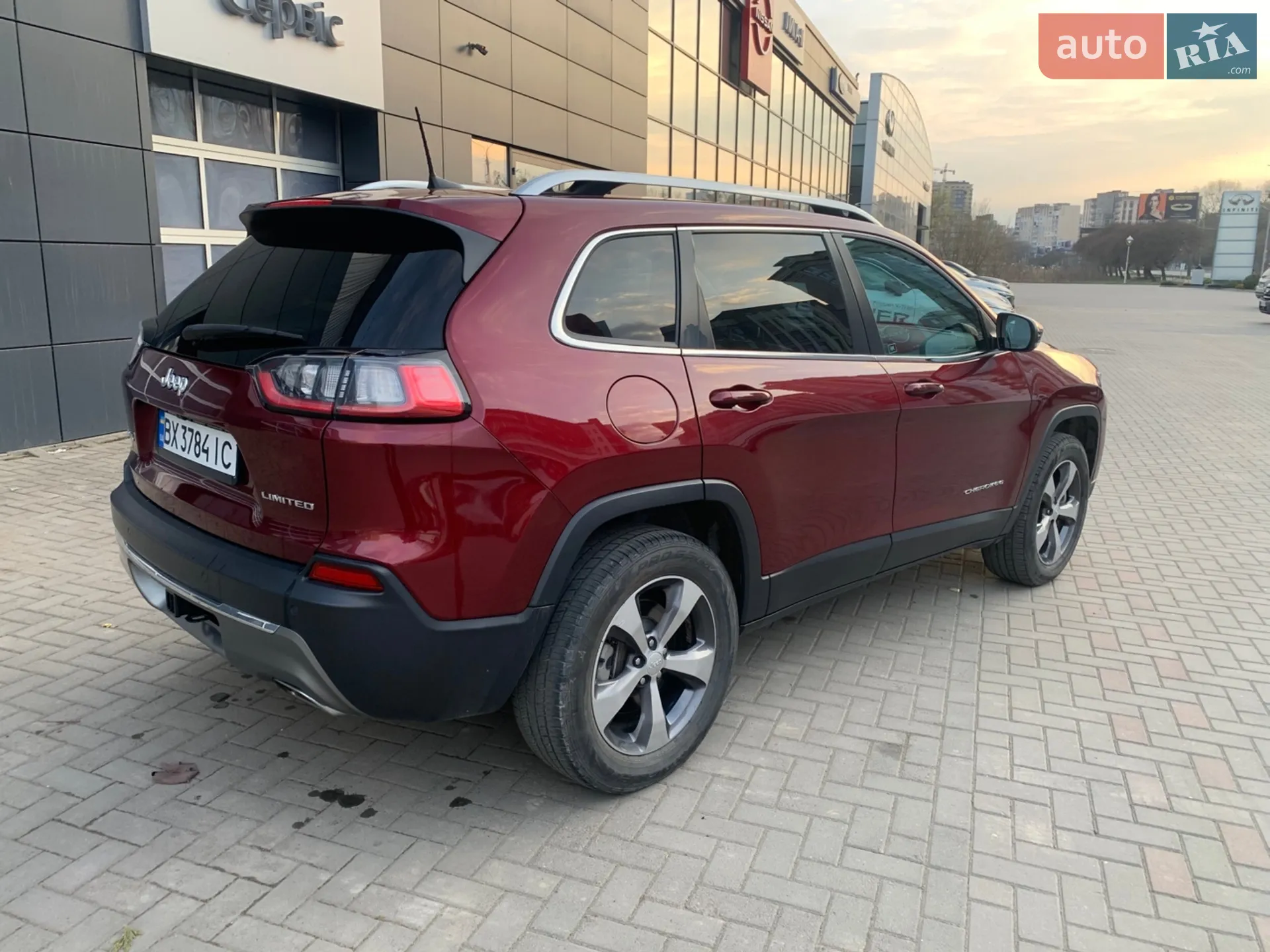 2019 Jeep Cherokee - мініатюра 17