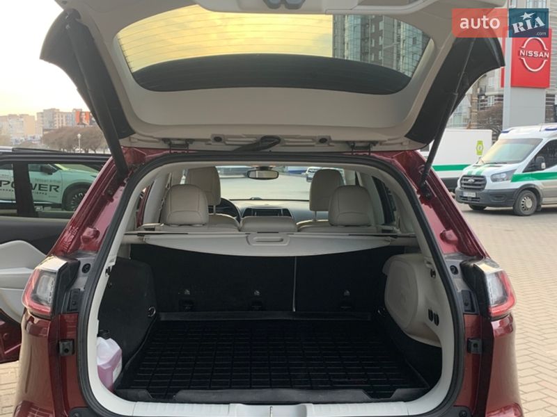 Внедорожник / Кроссовер Jeep Cherokee 2019 в Хмельницком