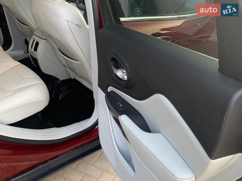 Внедорожник / Кроссовер Jeep Cherokee 2019 в Хмельницком