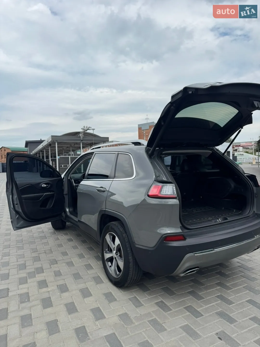 2020 Jeep Cherokee - мініатюра 18