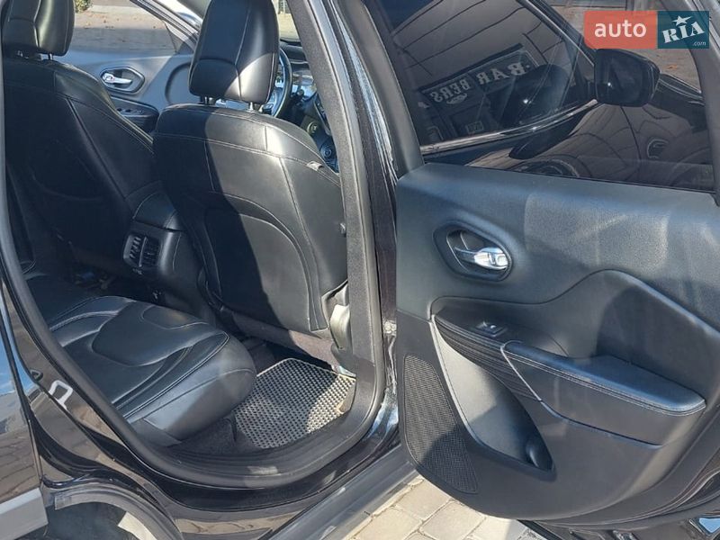 Позашляховик / Кросовер Jeep Cherokee 2013 в Кам'янець-Подільському