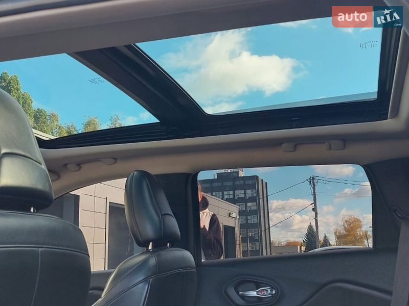 Позашляховик / Кросовер Jeep Cherokee 2013 в Кам'янець-Подільському