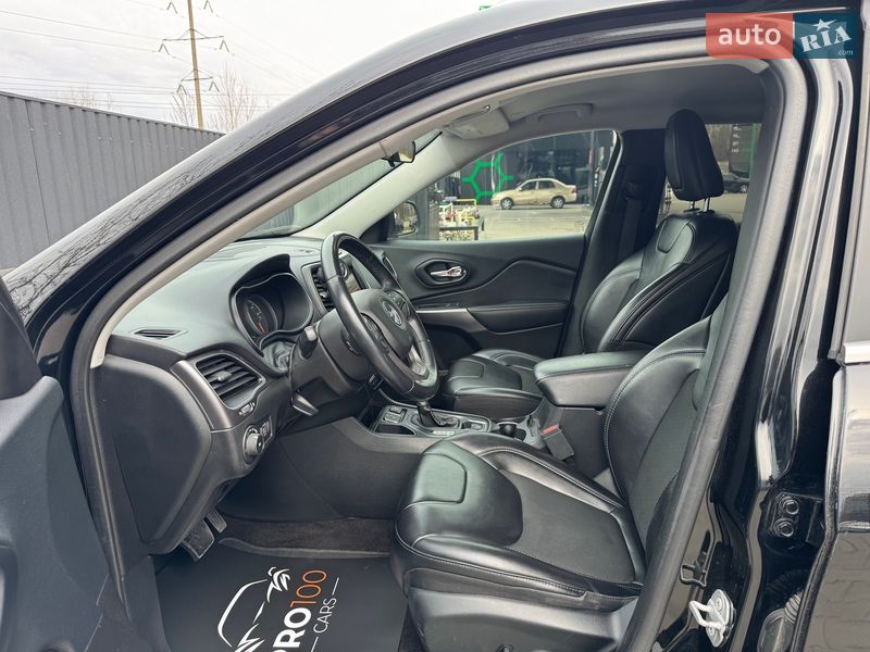 Внедорожник / Кроссовер Jeep Cherokee 2018 в Киеве