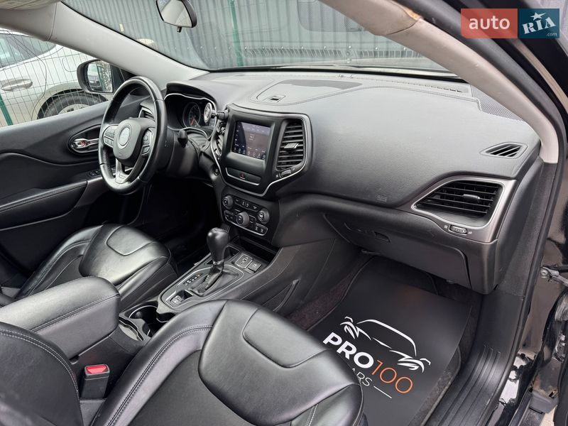 Внедорожник / Кроссовер Jeep Cherokee 2018 в Киеве