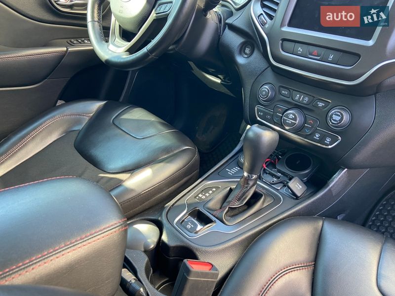 Позашляховик / Кросовер Jeep Cherokee 2021 в Києві