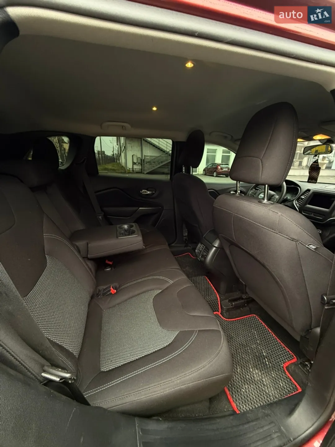 2020 Jeep Cherokee - мініатюра 18