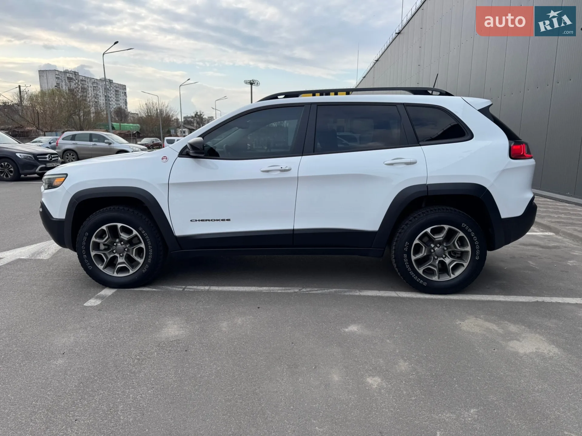 2022 Jeep Cherokee - мініатюра 21