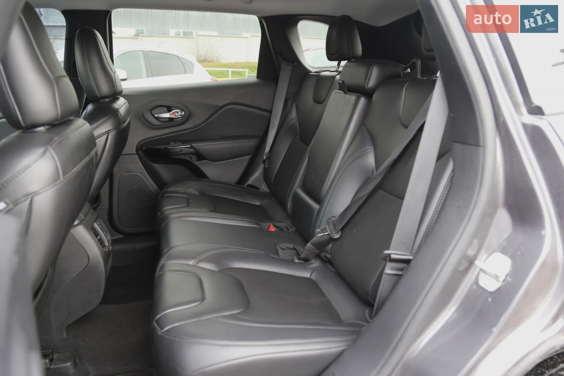 2019 Jeep Cherokee - мініатюра 15
