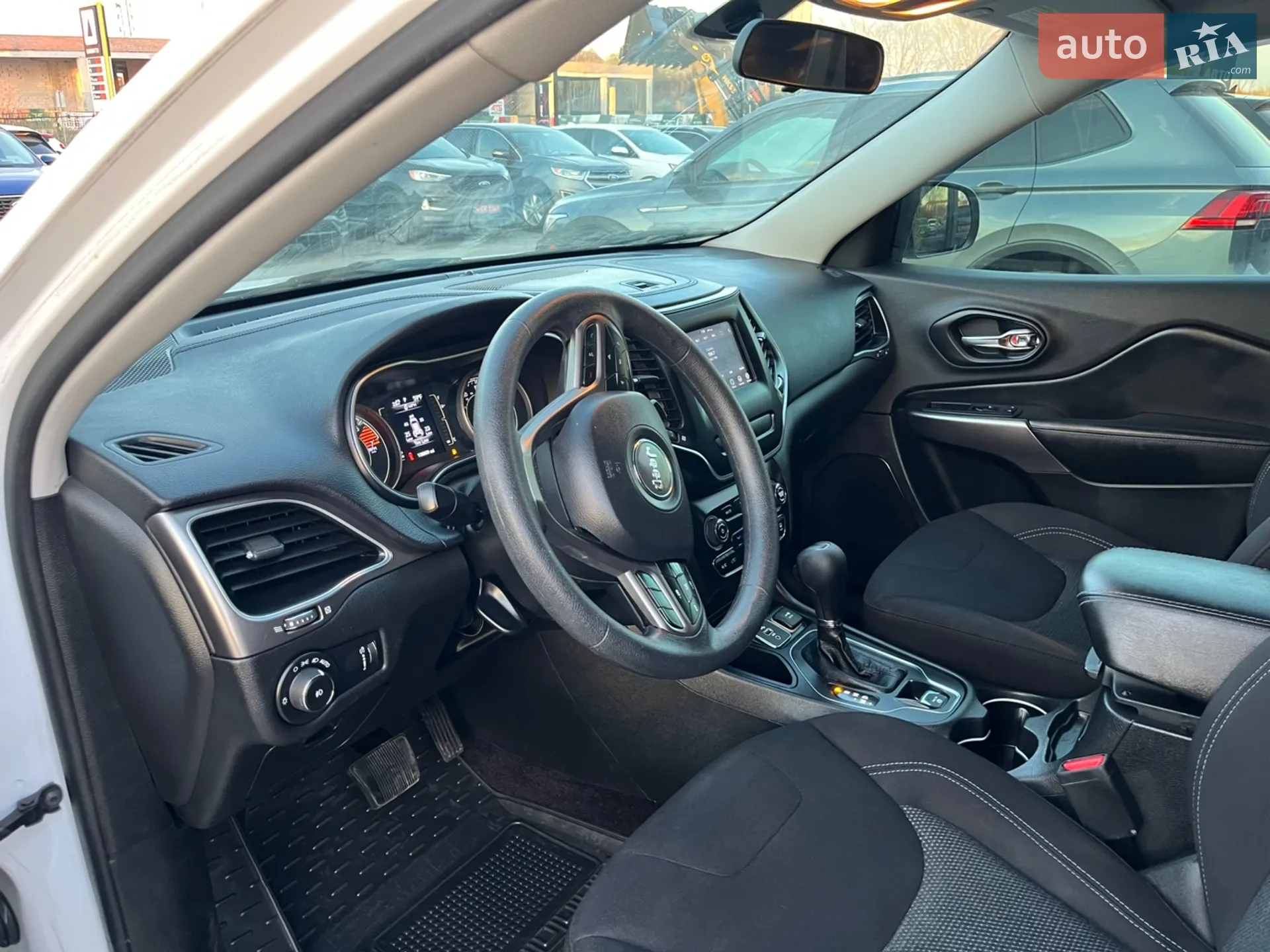 2018 Jeep Cherokee - мініатюра 9