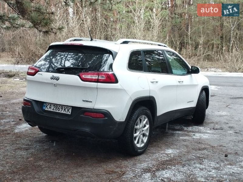 Внедорожник / Кроссовер Jeep Cherokee 2015 в Кривом Роге