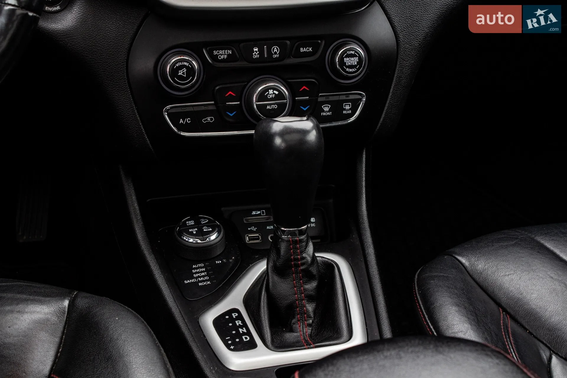 2015 Jeep Cherokee - мініатюра 14