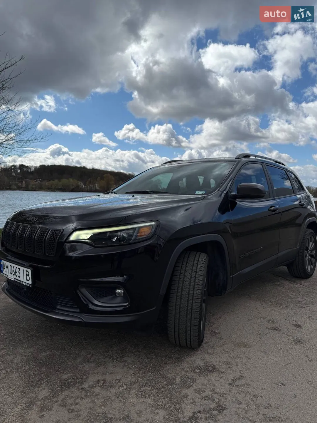 2020 Jeep Cherokee - фото 1