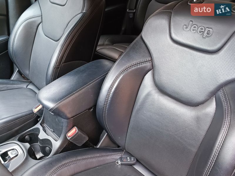 Позашляховик / Кросовер Jeep Cherokee 2022 в Запоріжжі