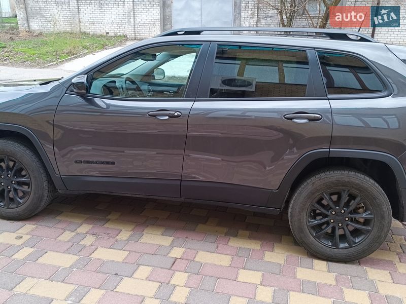 Позашляховик / Кросовер Jeep Cherokee 2022 в Запоріжжі