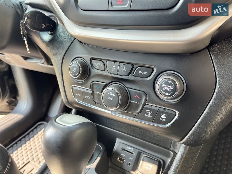 Внедорожник / Кроссовер Jeep Cherokee 2016 в Киеве фото 27 Внедорожник / Кроссовер Jeep Cherokee 2016 в Киеве