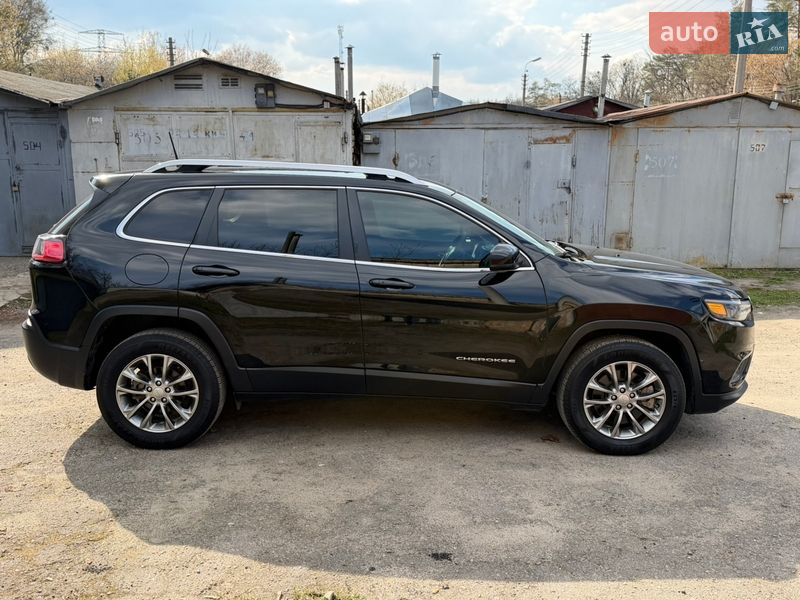 Внедорожник / Кроссовер Jeep Cherokee 2019 в Киеве