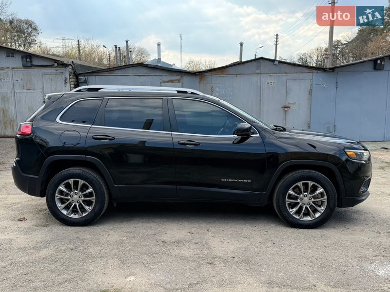 Внедорожник / Кроссовер Jeep Cherokee 2019 в Киеве