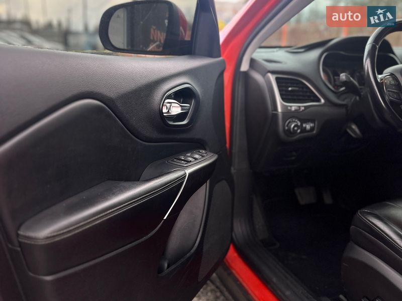 Позашляховик / Кросовер Jeep Cherokee 2020 в Кременчуці фото 3 Позашляховик / Кросовер Jeep Cherokee 2020 в Кременчуці