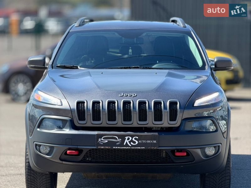 Внедорожник / Кроссовер Jeep Cherokee 2017 в Киеве