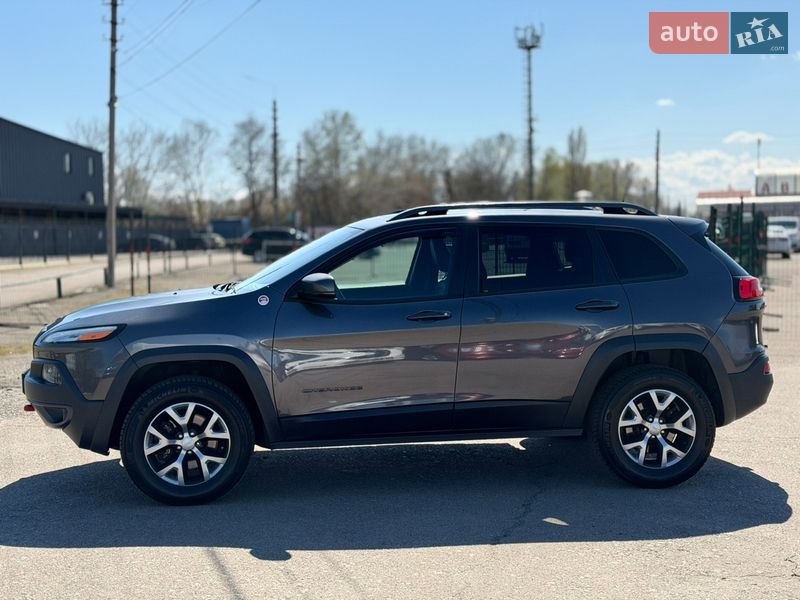 Внедорожник / Кроссовер Jeep Cherokee 2017 в Киеве