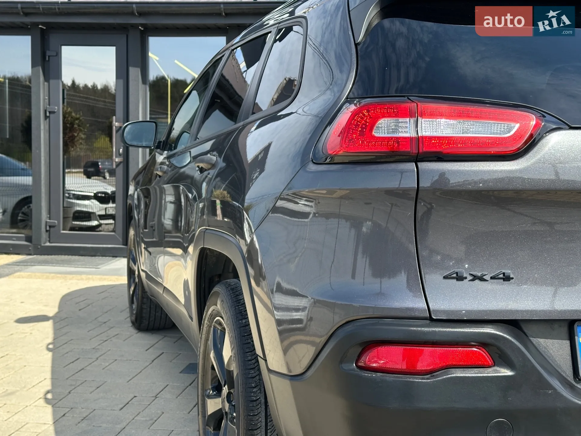 2017 Jeep Cherokee - мініатюра 14