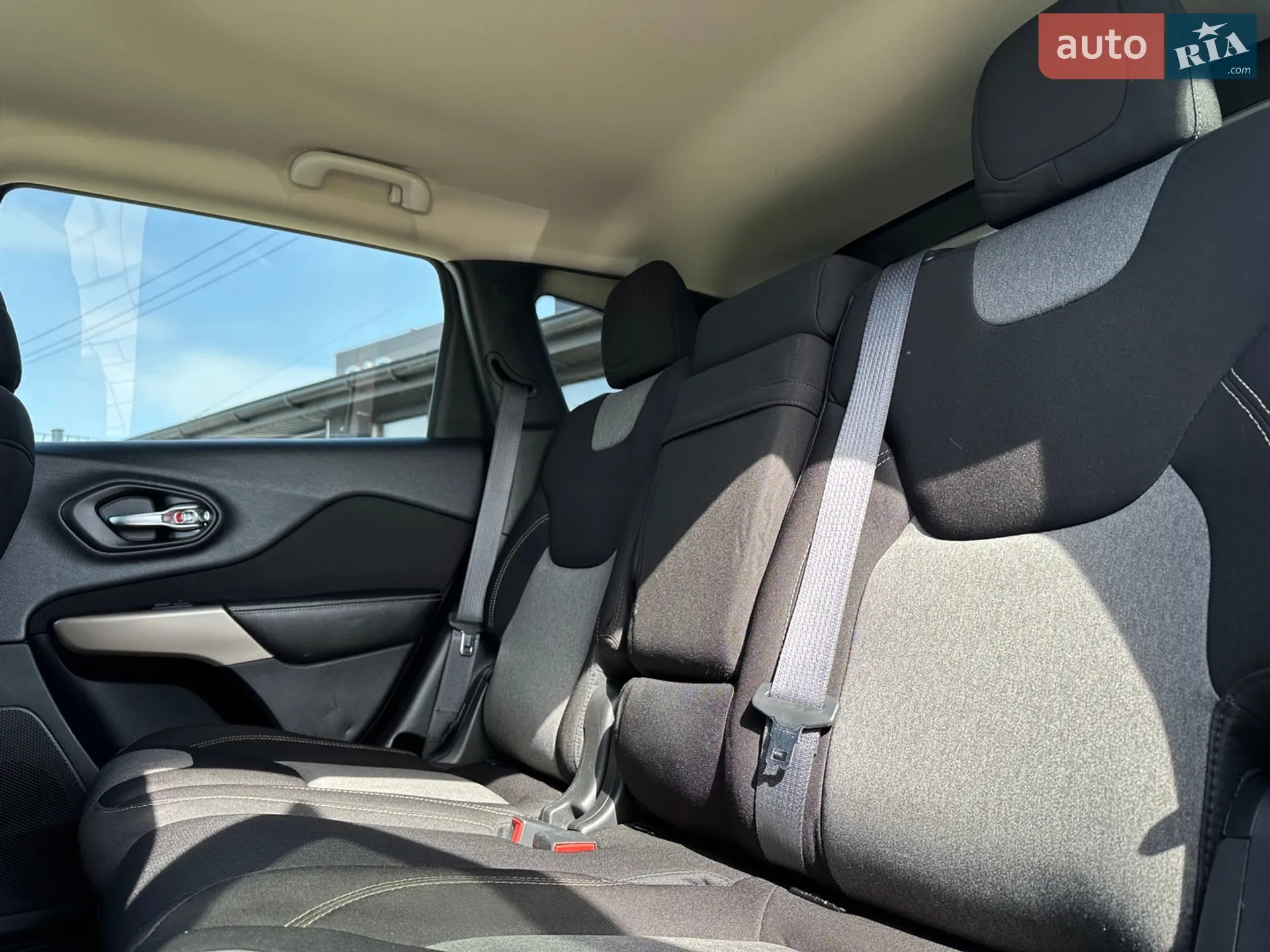 2017 Jeep Cherokee - мініатюра 21