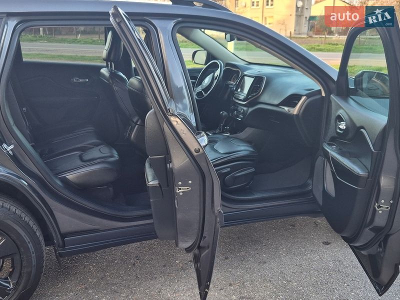 Внедорожник / Кроссовер Jeep Cherokee 2017 в Дубно фото 18 Внедорожник / Кроссовер Jeep Cherokee 2017 в Дубно