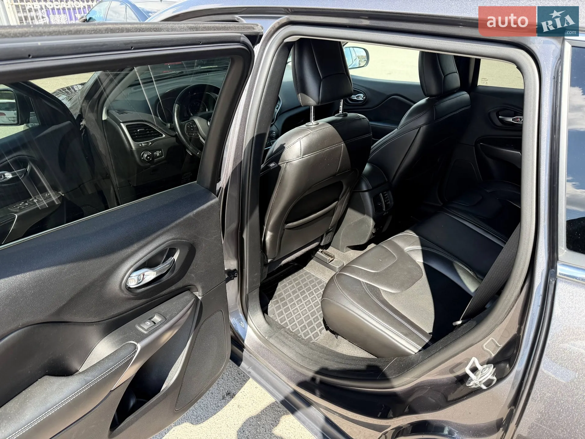 2018 Jeep Cherokee - мініатюра 35