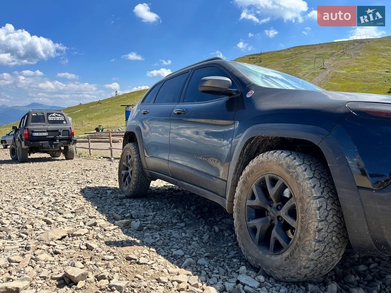 Внедорожник / Кроссовер Jeep Cherokee 2016 в Киеве фото 2 Внедорожник / Кроссовер Jeep Cherokee 2016 в Киеве
