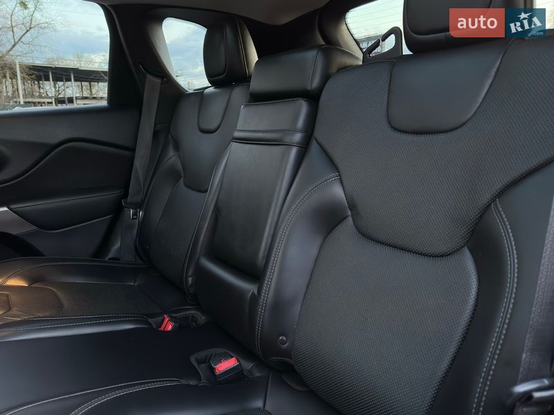 Внедорожник / Кроссовер Jeep Cherokee 2018 в Харькове