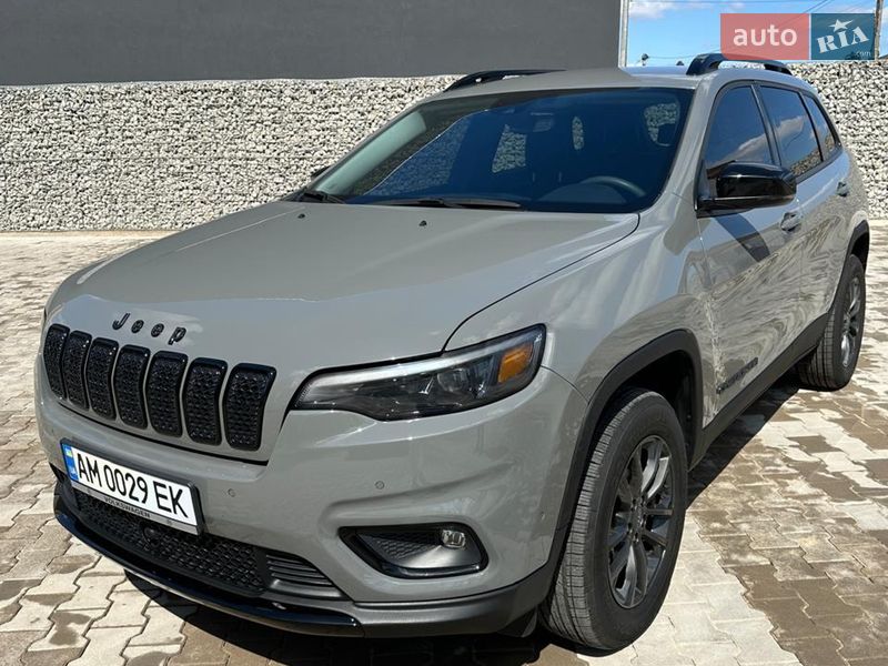 Внедорожник / Кроссовер Jeep Cherokee 2023 в Житомире